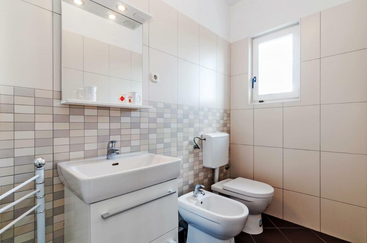 Apartmani Labud Sukošan エクステリア 写真