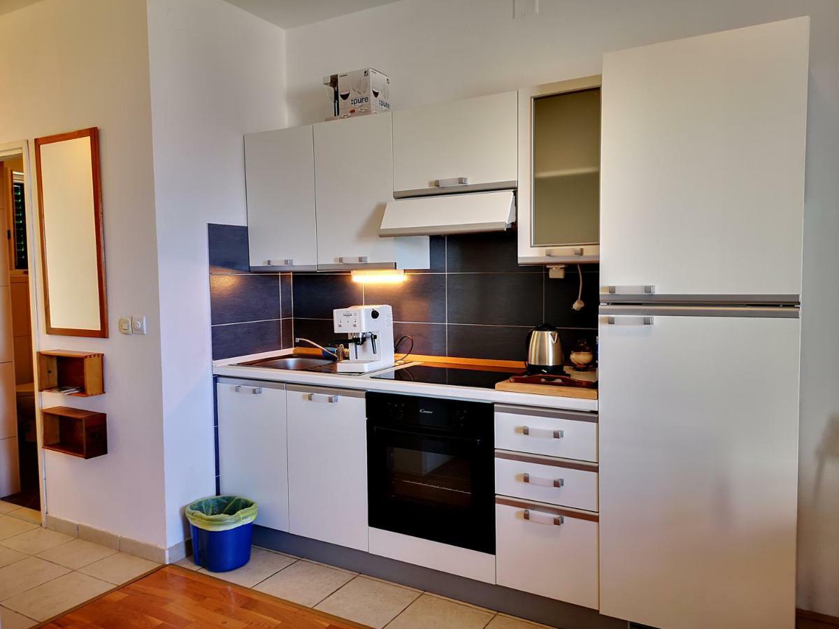 Apartmani Labud Sukošan エクステリア 写真