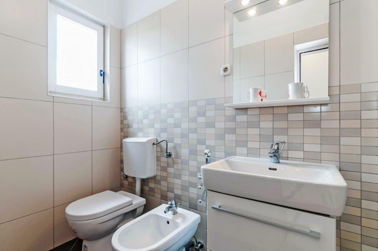 Apartmani Labud Sukošan エクステリア 写真