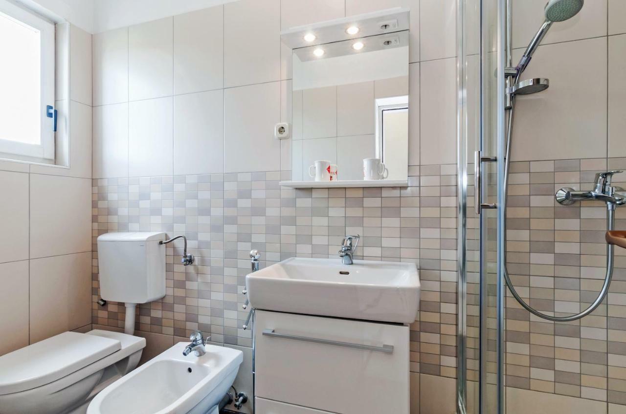 Apartmani Labud Sukošan エクステリア 写真
