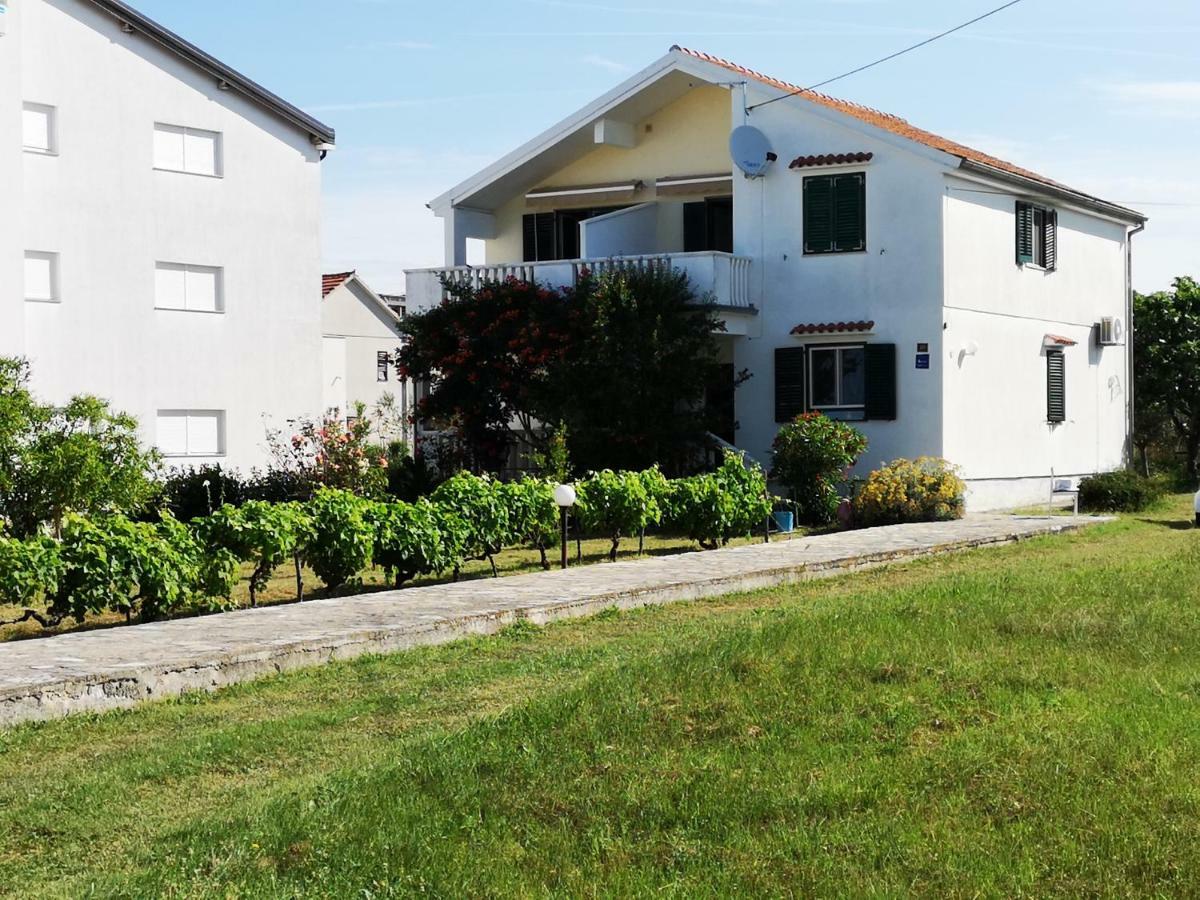 Apartmani Labud Sukošan エクステリア 写真